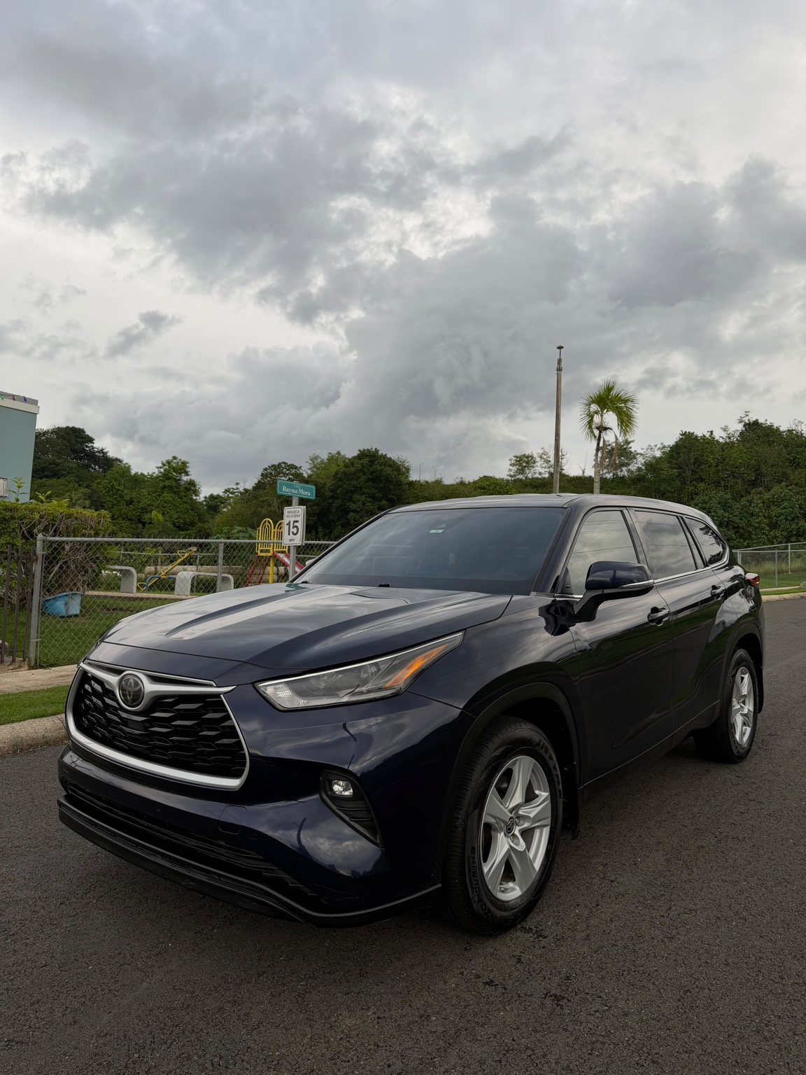 Toyota Highlander LE 2021